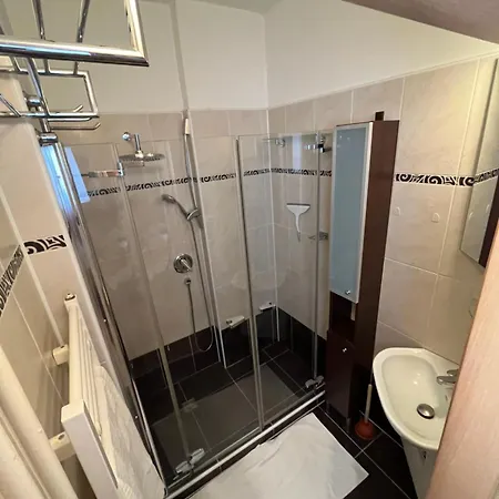 Daire 2br Near Nivy & Center *